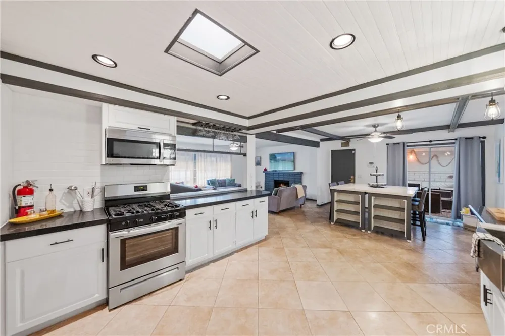 2306 Acacia Road E Palm Springs, CA 92262