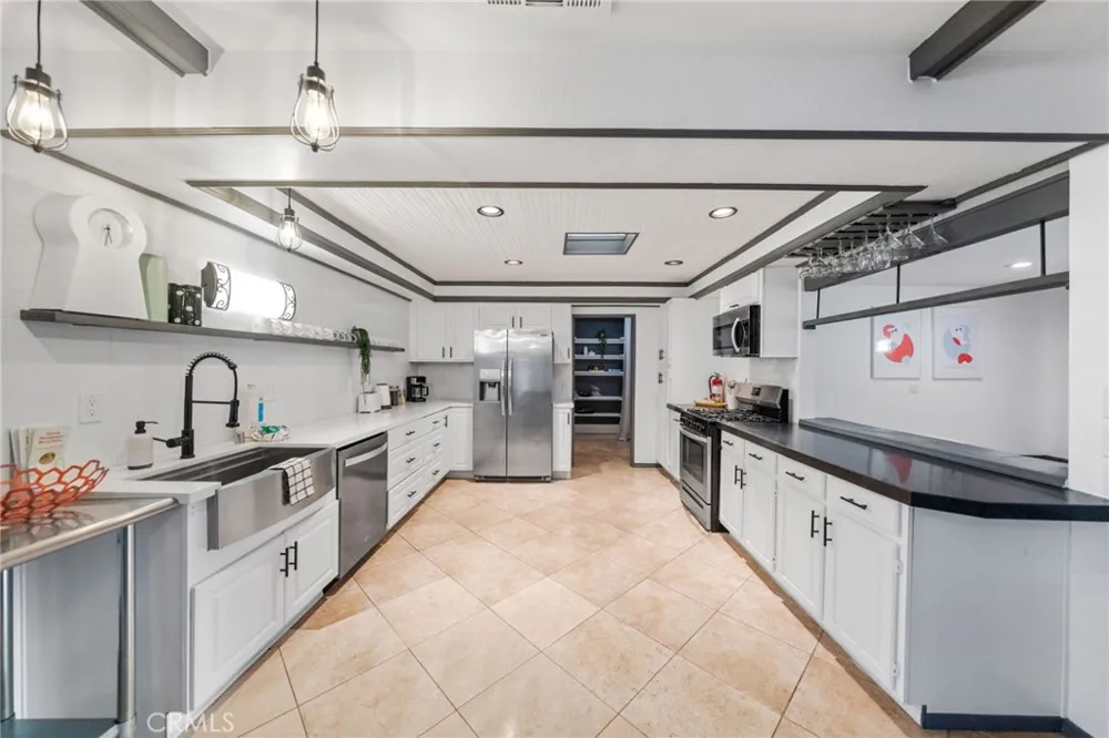 2306 Acacia Road E Palm Springs, CA 92262