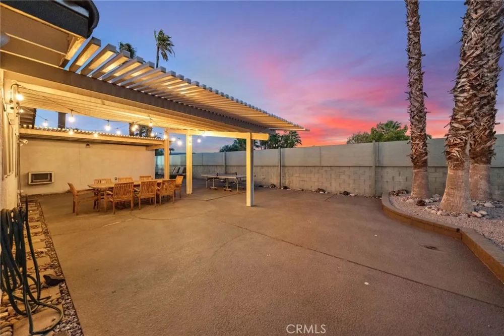 2306 Acacia Road E Palm Springs, CA 92262