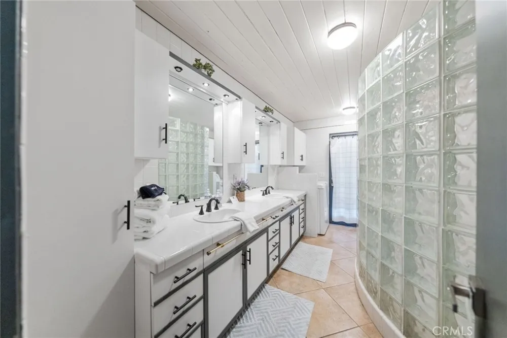 2306 Acacia Road E Palm Springs, CA 92262