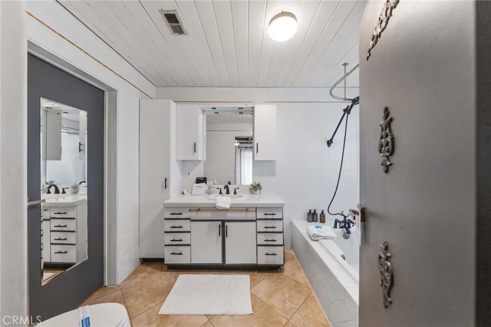 2306 Acacia Road E Palm Springs, CA 92262
