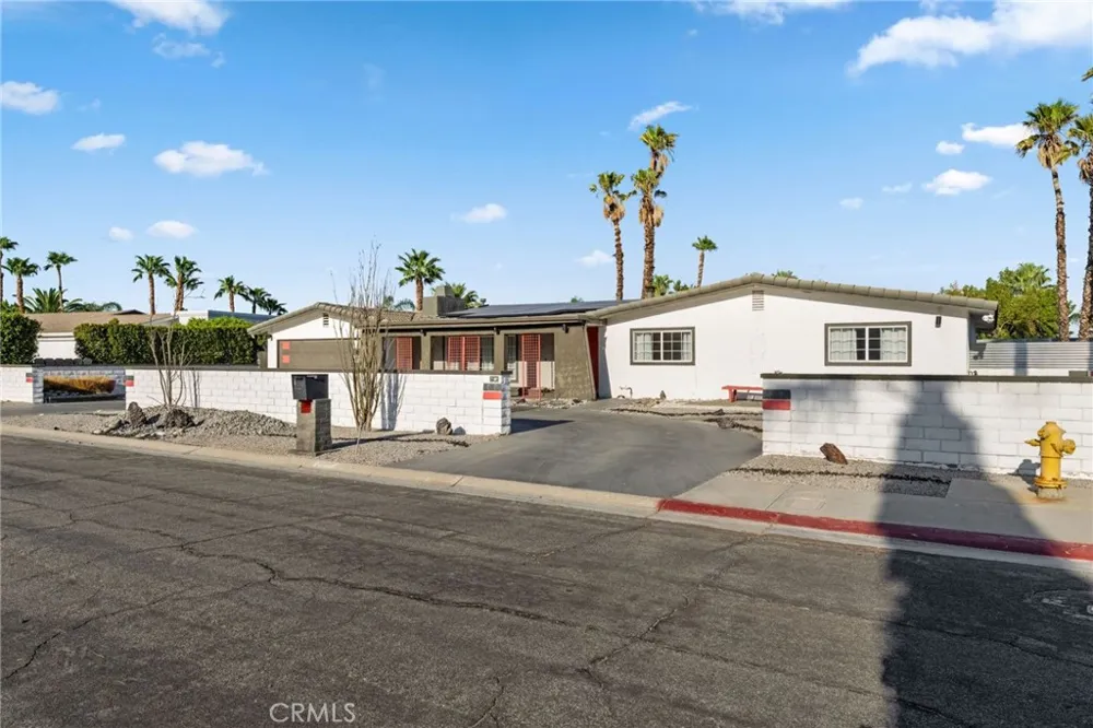 2306 Acacia Road E Palm Springs, CA 92262