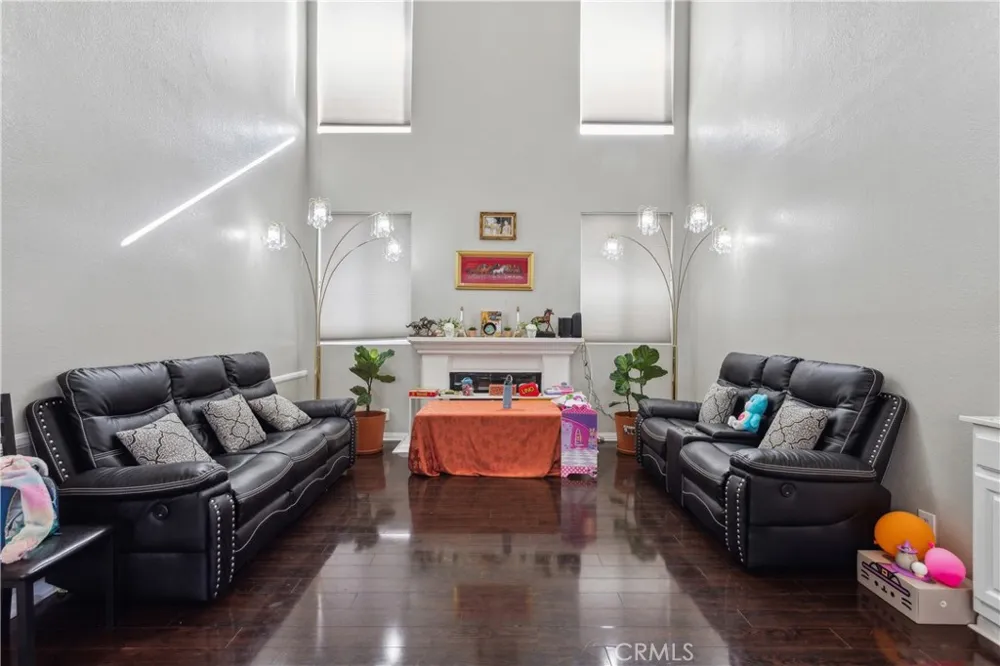 18641 Nathan Hill Drive Canyon Country, CA 91351