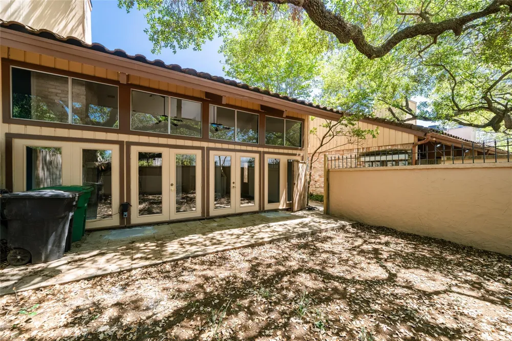5918 San Felipe #11 Houston, TX 77057
