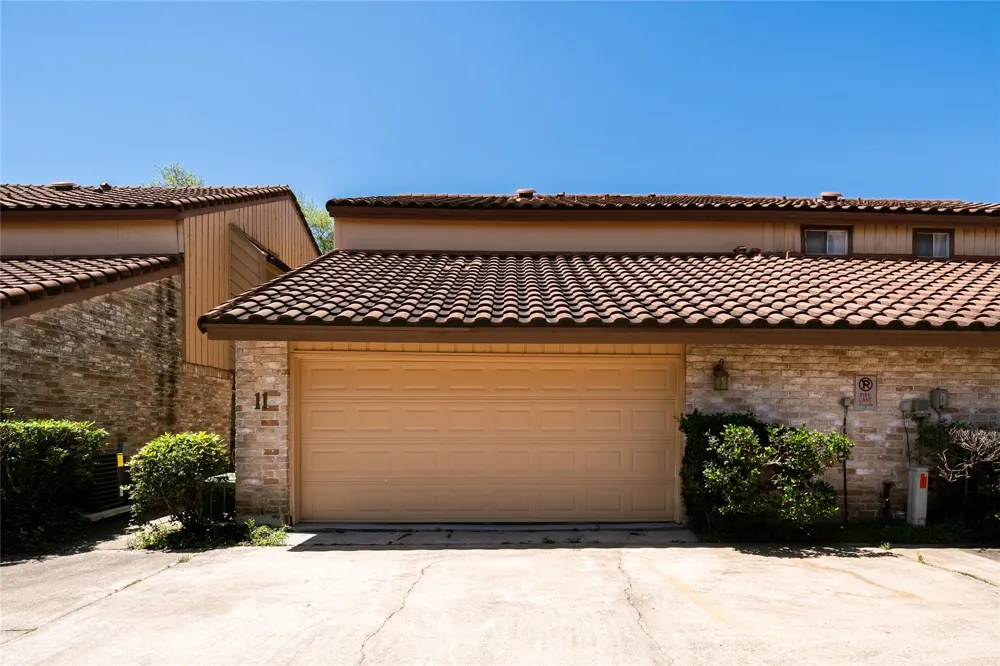 5918 San Felipe #11 Houston, TX 77057
