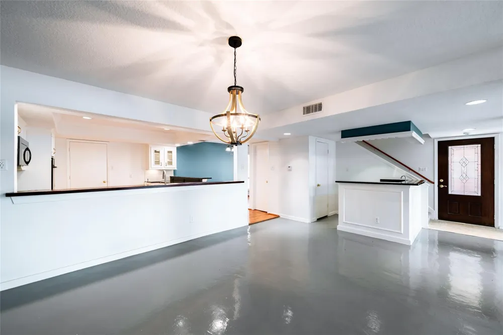 5918 San Felipe #11 Houston, TX 77057