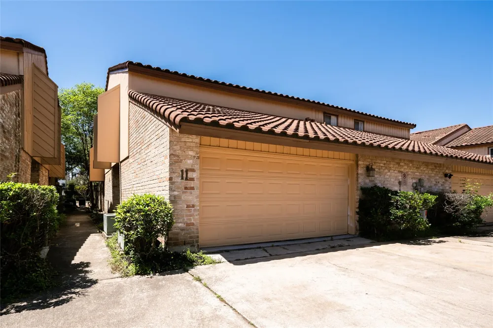 5918 San Felipe #11 Houston, TX 77057