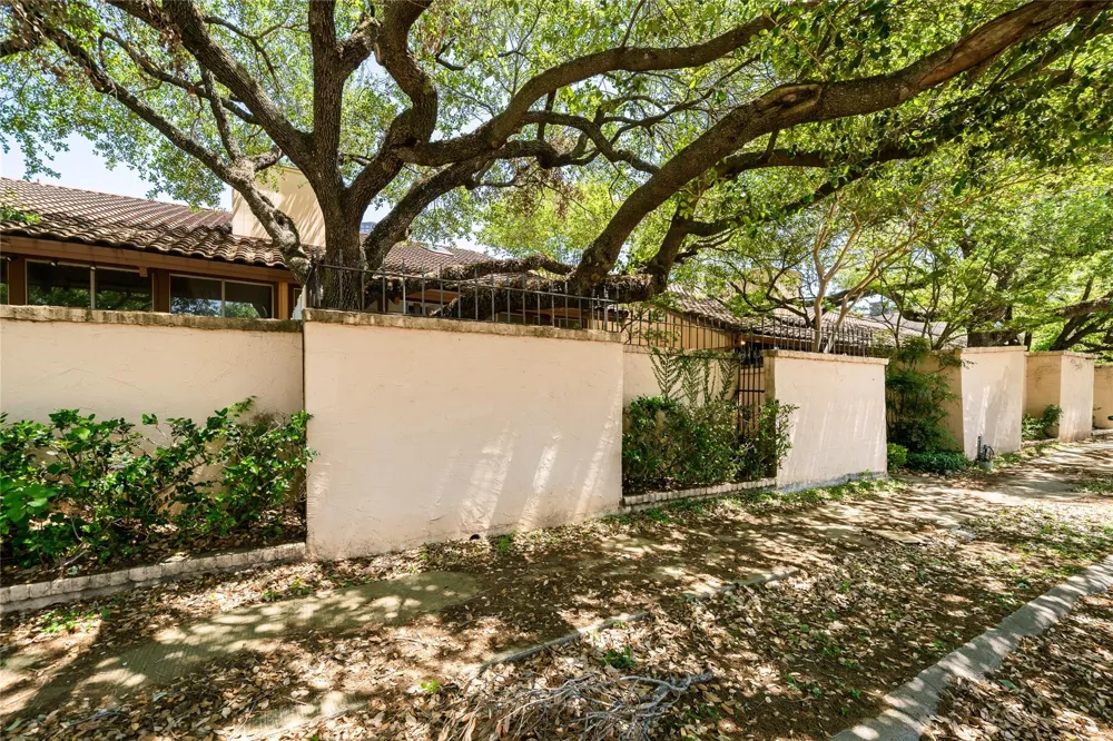 5918 San Felipe #11 Houston, TX 77057