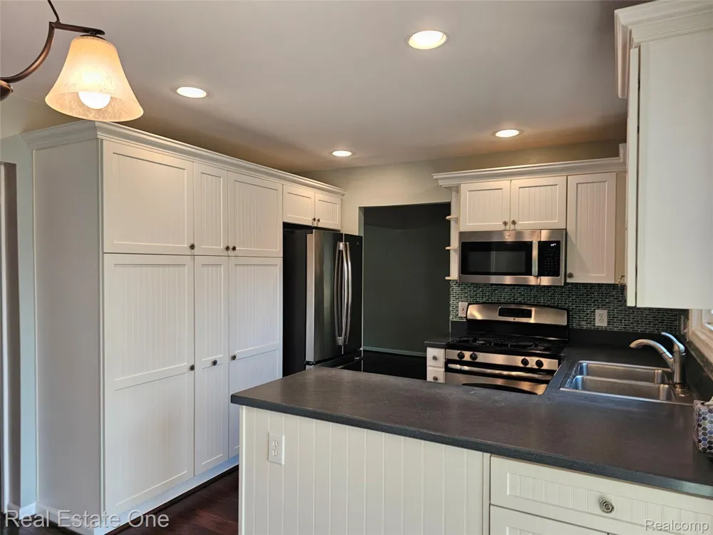 2070 Winchester Road Rochester Hills City, MI 48307