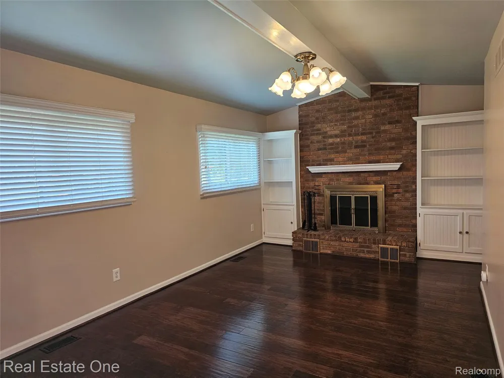 2070 Winchester Road Rochester Hills City, MI 48307