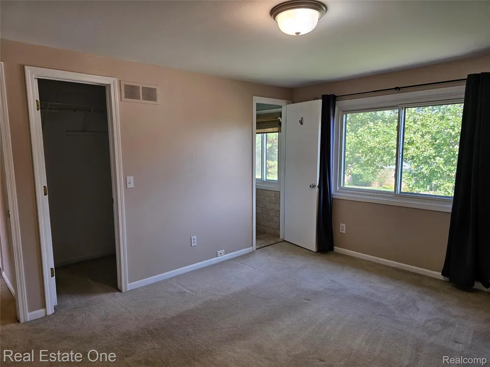2070 Winchester Road Rochester Hills City, MI 48307