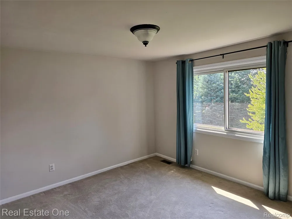 2070 Winchester Road Rochester Hills City, MI 48307