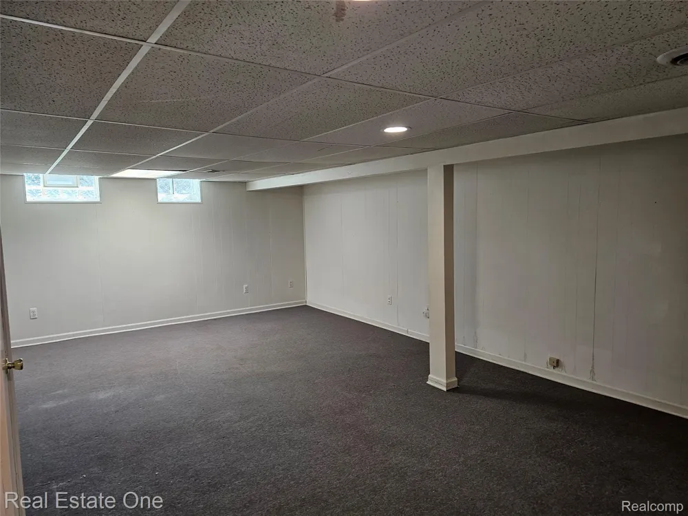 2070 Winchester Road Rochester Hills City, MI 48307
