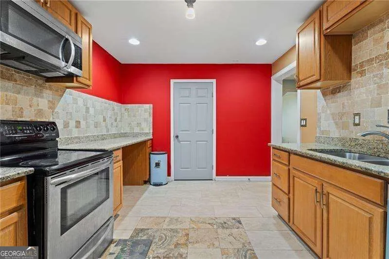 12174 CENTERRA DR Hampton, GA 30228