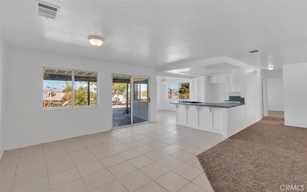 18606 Main Hesperia, CA 92345