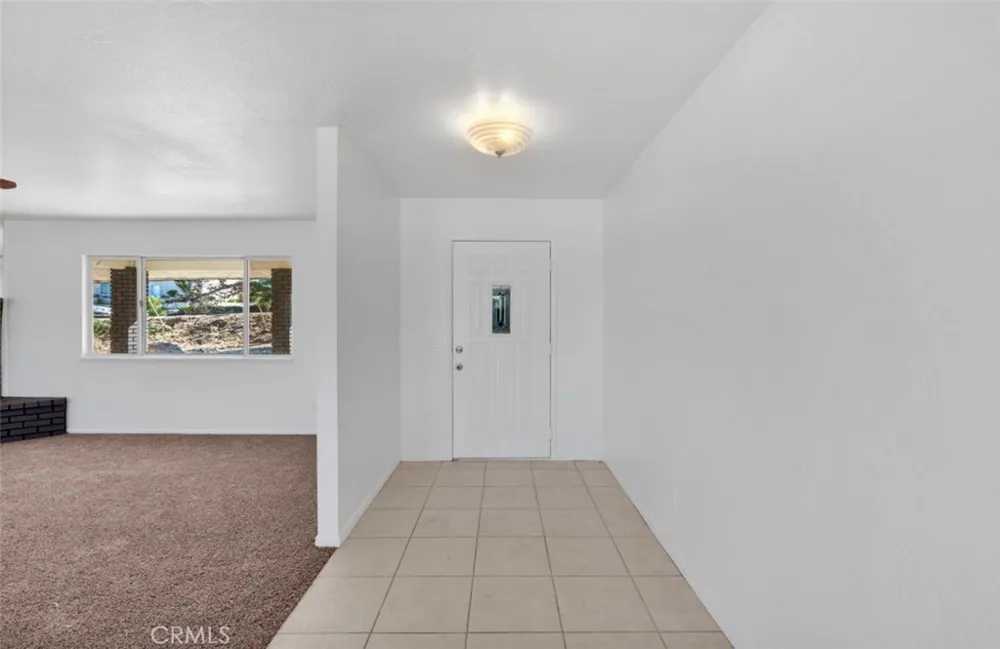 18606 Main Hesperia, CA 92345