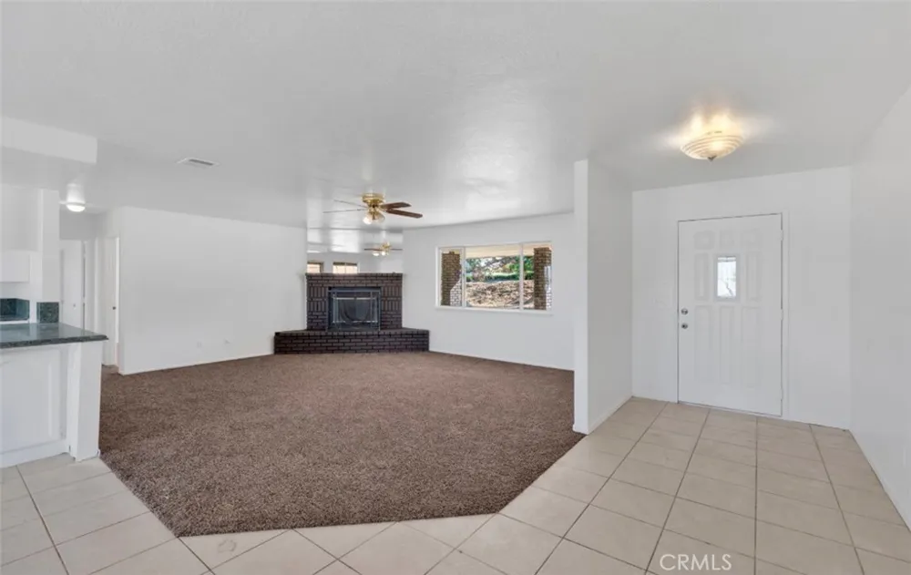 18606 Main Hesperia, CA 92345