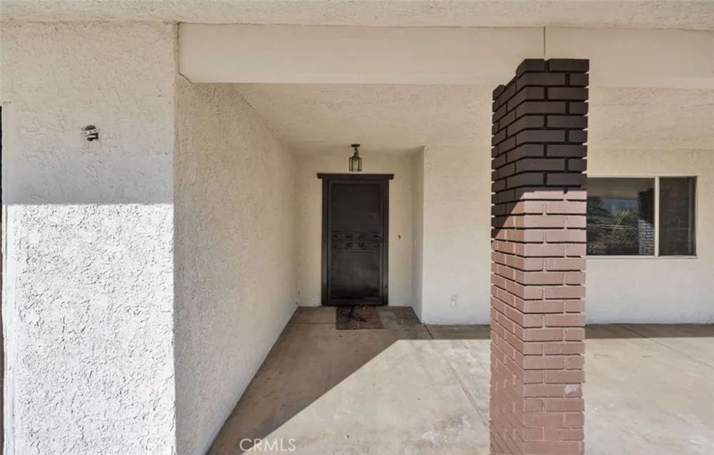 18606 Main Hesperia, CA 92345