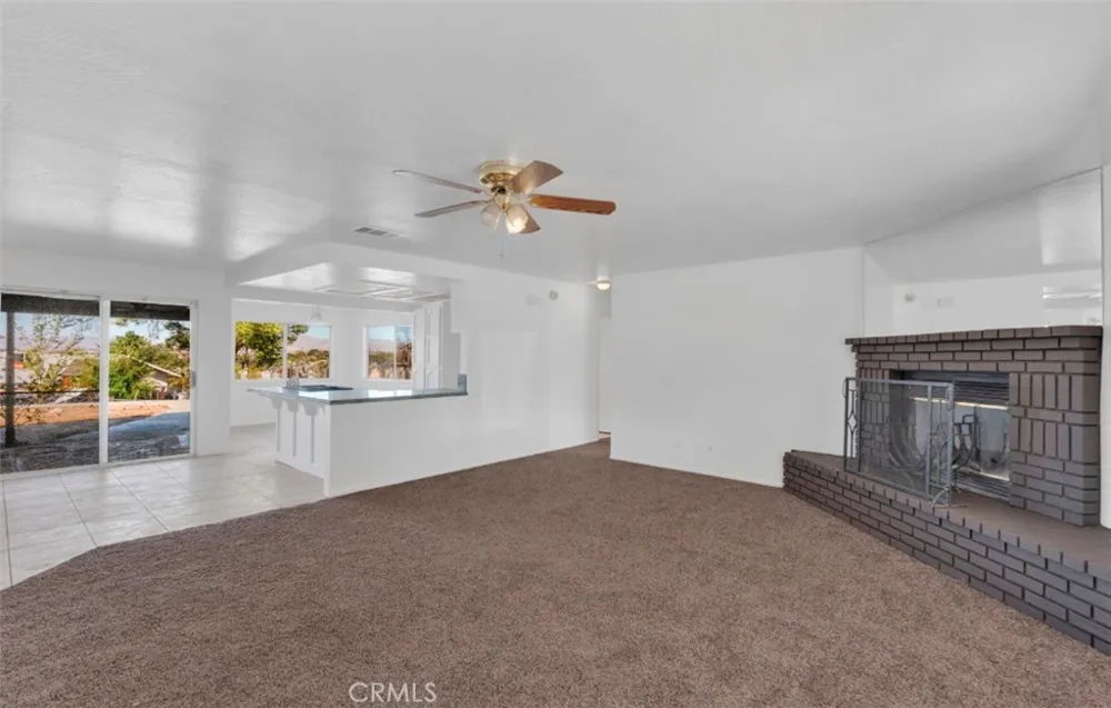 18606 Main Hesperia, CA 92345