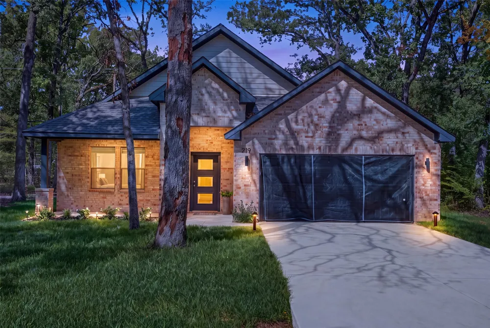 219 E Beachwood Loop Trinidad, TX 75163