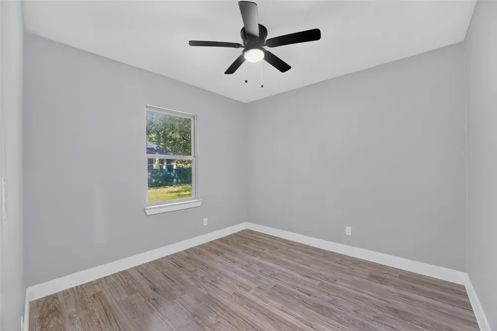 219 E Beachwood Loop Trinidad, TX 75163