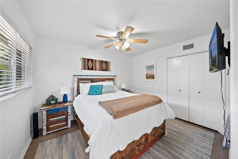 1408 E Fairway Dr Orange, CA 92866