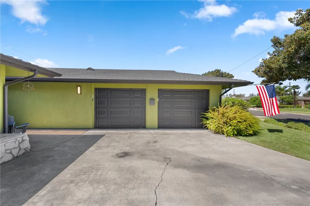 1408 E Fairway Dr Orange, CA 92866