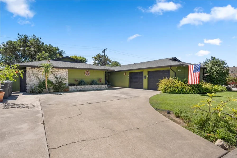 1408 E Fairway Dr Orange, CA 92866