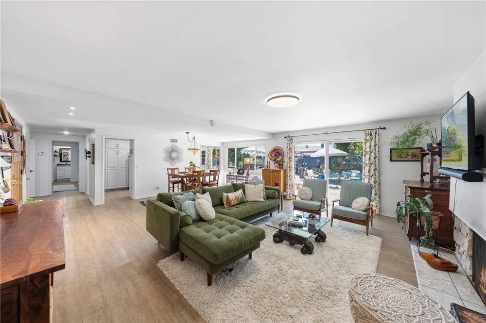 1408 E Fairway Dr Orange, CA 92866