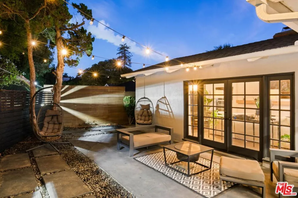 4550 S Mullen Avenue Los Angeles, CA 90043