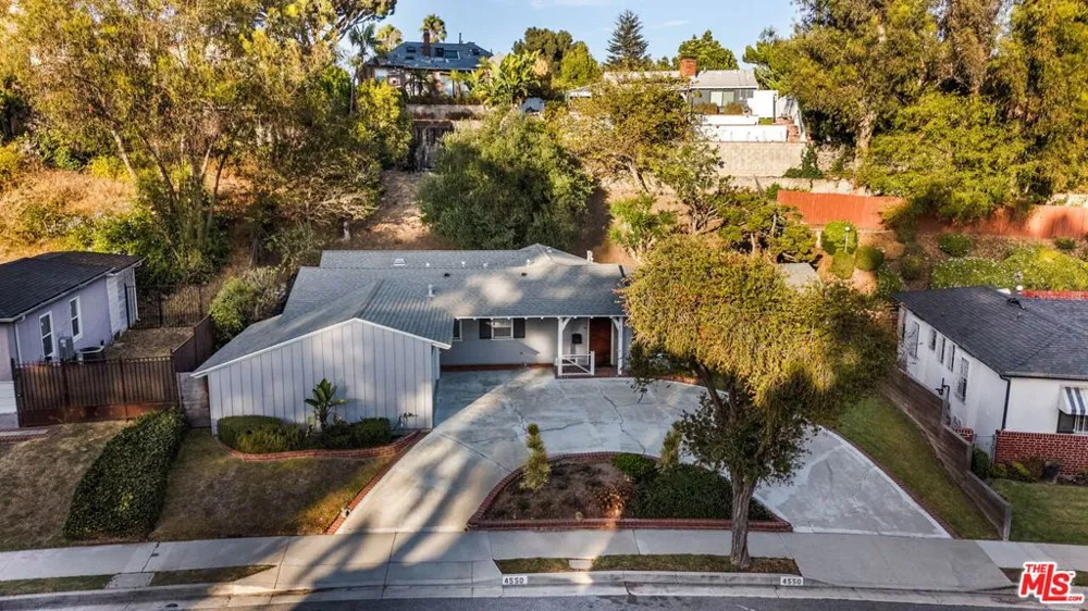 4550 S Mullen Avenue Los Angeles, CA 90043