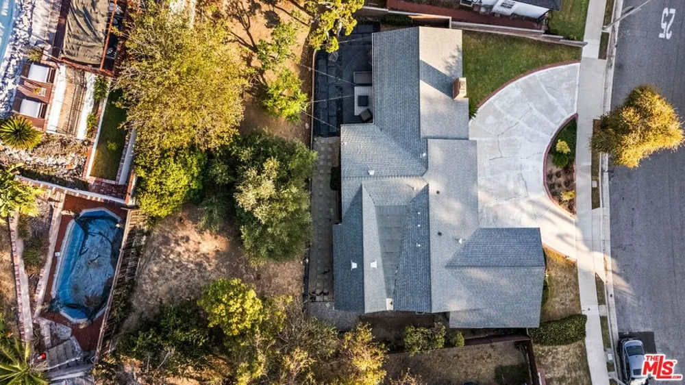 4550 S Mullen Avenue Los Angeles, CA 90043