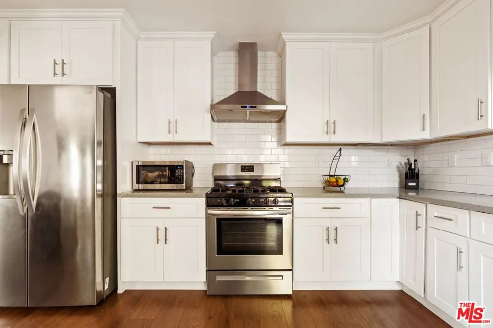 4550 S Mullen Avenue Los Angeles, CA 90043
