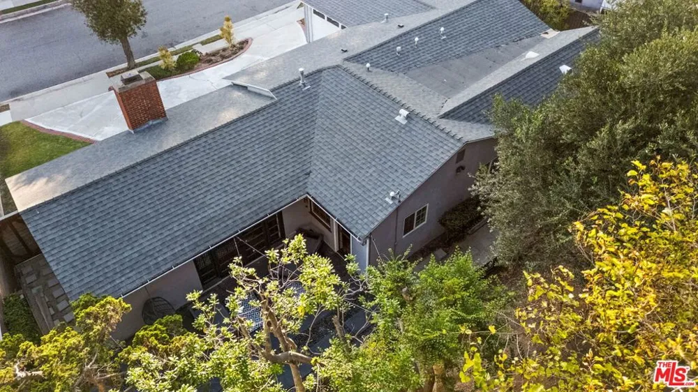 4550 S Mullen Avenue Los Angeles, CA 90043