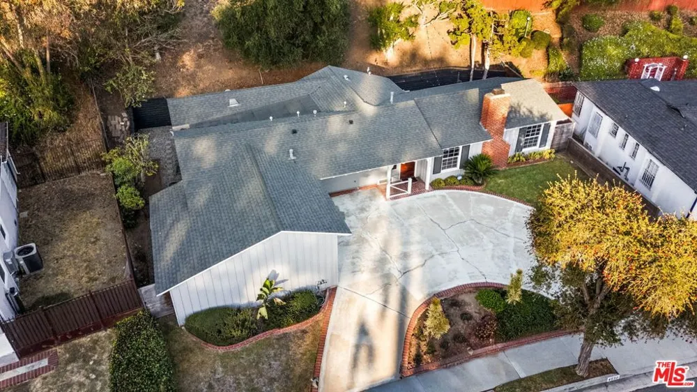 4550 S Mullen Avenue Los Angeles, CA 90043