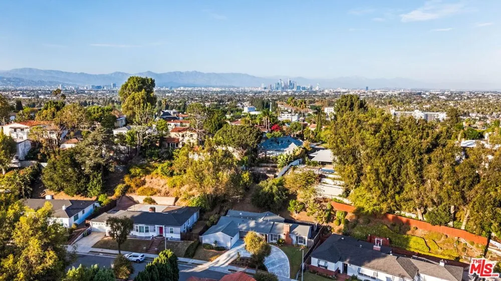 4550 S Mullen Avenue Los Angeles, CA 90043