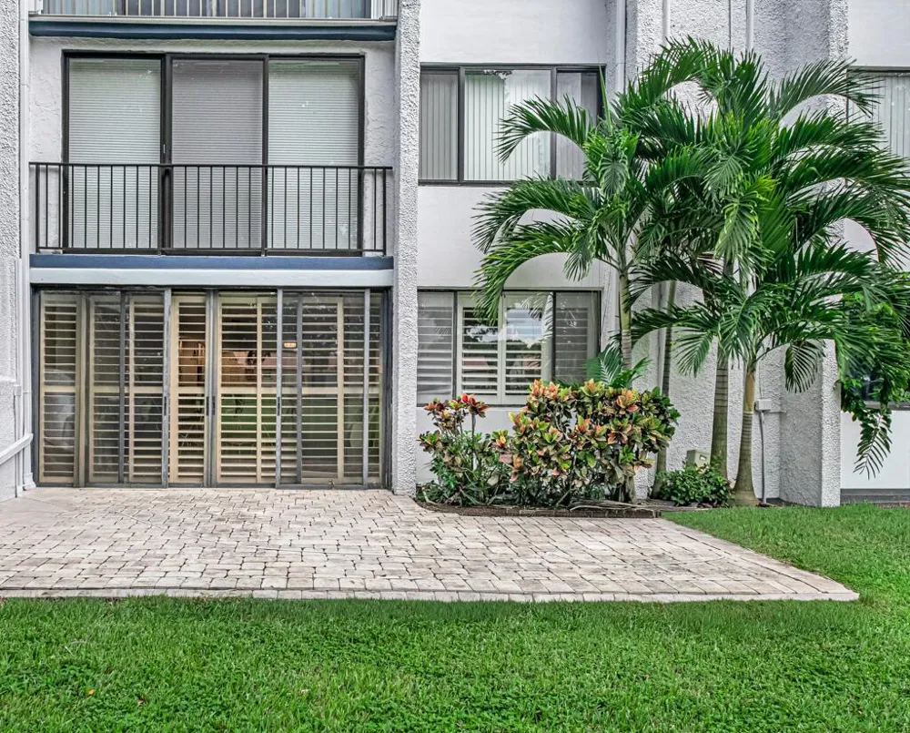 4465 Luxemburg Court #108 Lake Worth, FL 33467