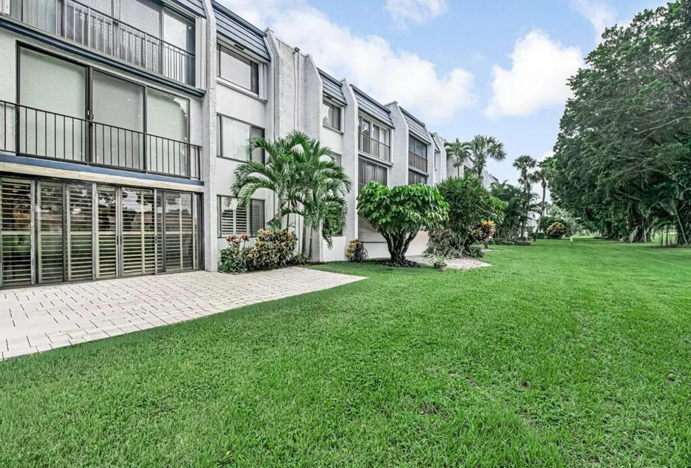 4465 Luxemburg Court #108 Lake Worth, FL 33467