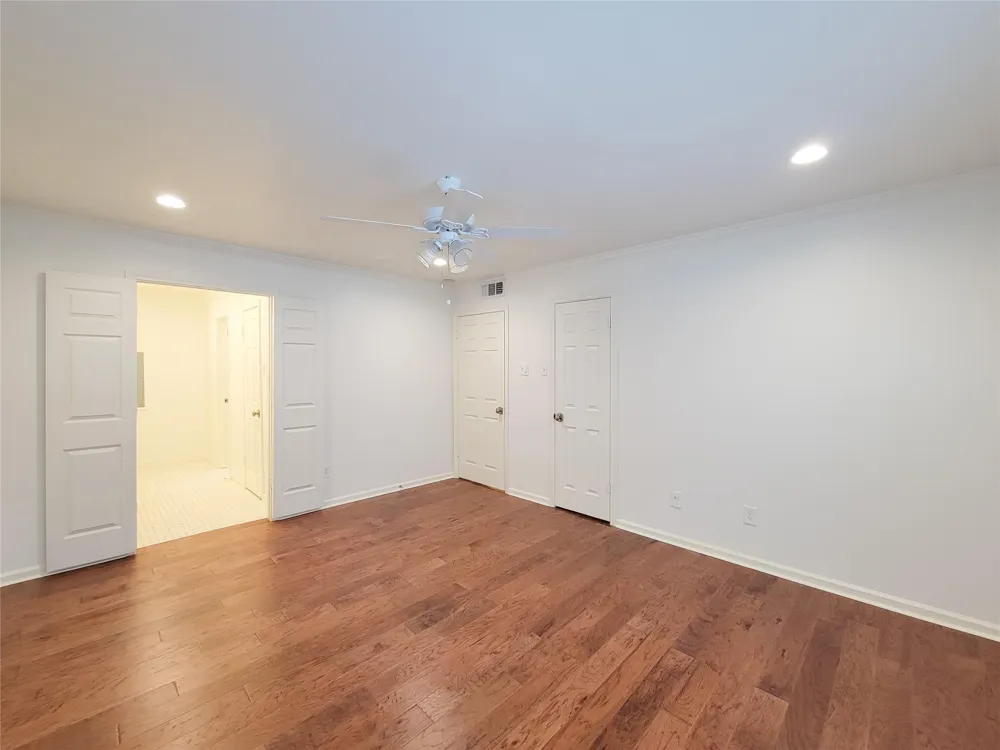 7575 Katy Freeway #111 Houston, TX 77024