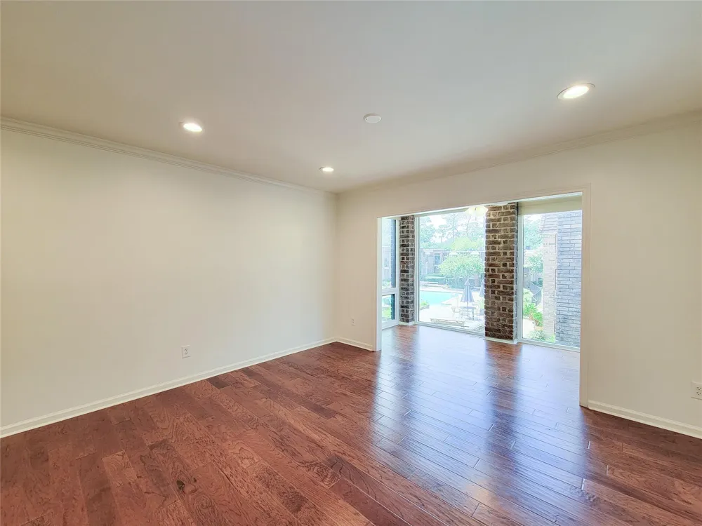 7575 Katy Freeway #111 Houston, TX 77024