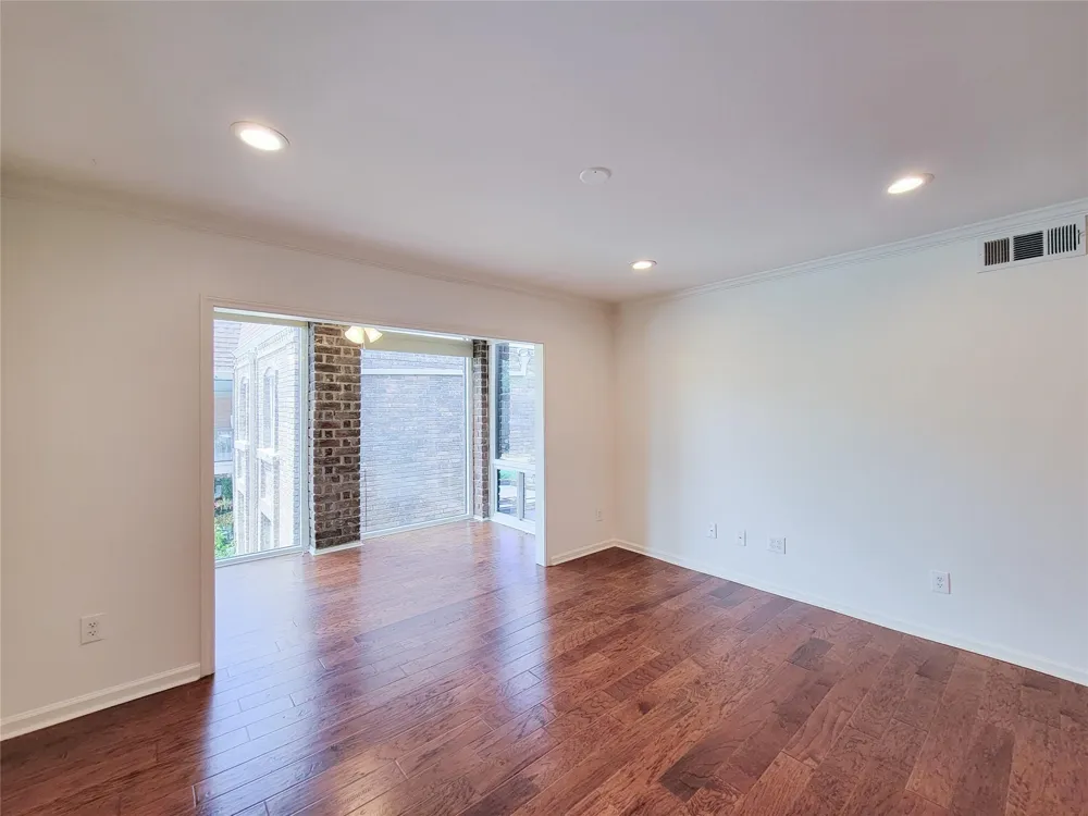 7575 Katy Freeway #111 Houston, TX 77024