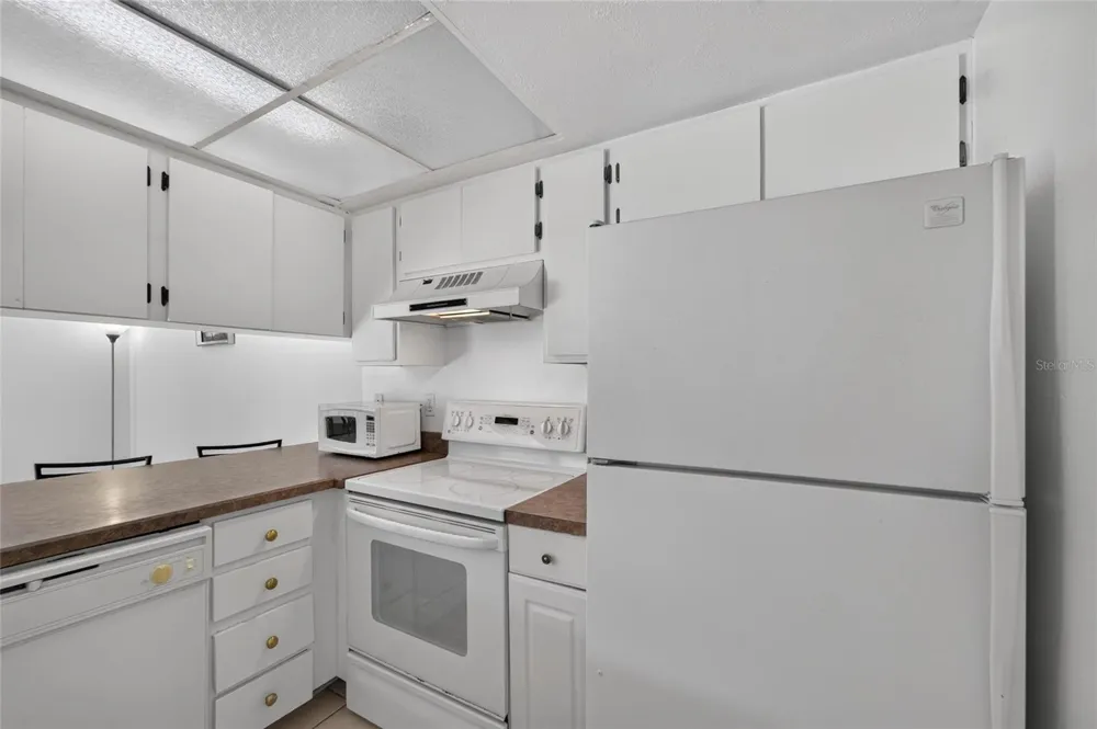 1131 LONGFELLOW ROAD Sarasota, FL 34243