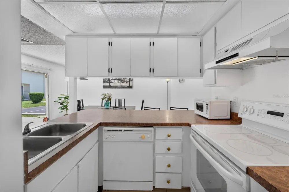 1131 LONGFELLOW ROAD Sarasota, FL 34243