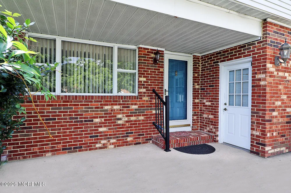 7 Point Blanche Court Toms River, NJ 08757
