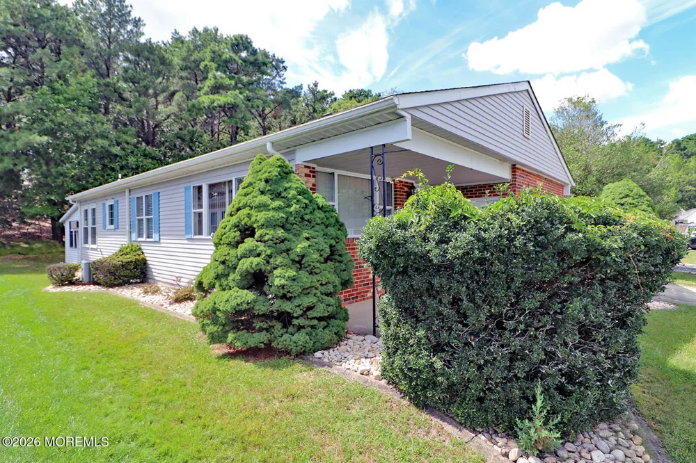 7 Point Blanche Court Toms River, NJ 08757