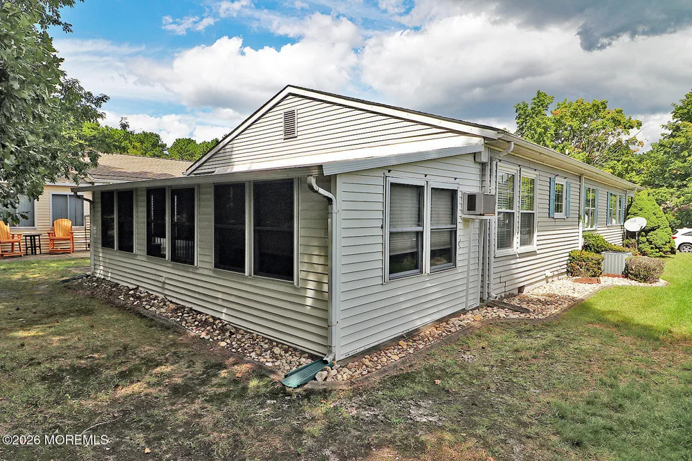 7 Point Blanche Court Toms River, NJ 08757