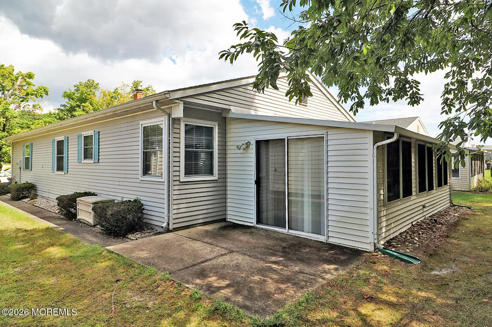 7 Point Blanche Court Toms River, NJ 08757