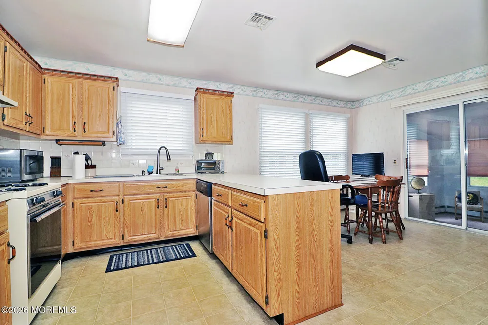 7 Point Blanche Court Toms River, NJ 08757