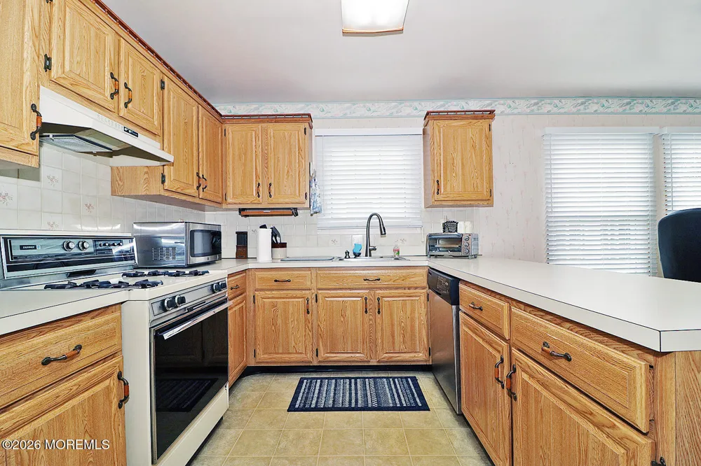 7 Point Blanche Court Toms River, NJ 08757