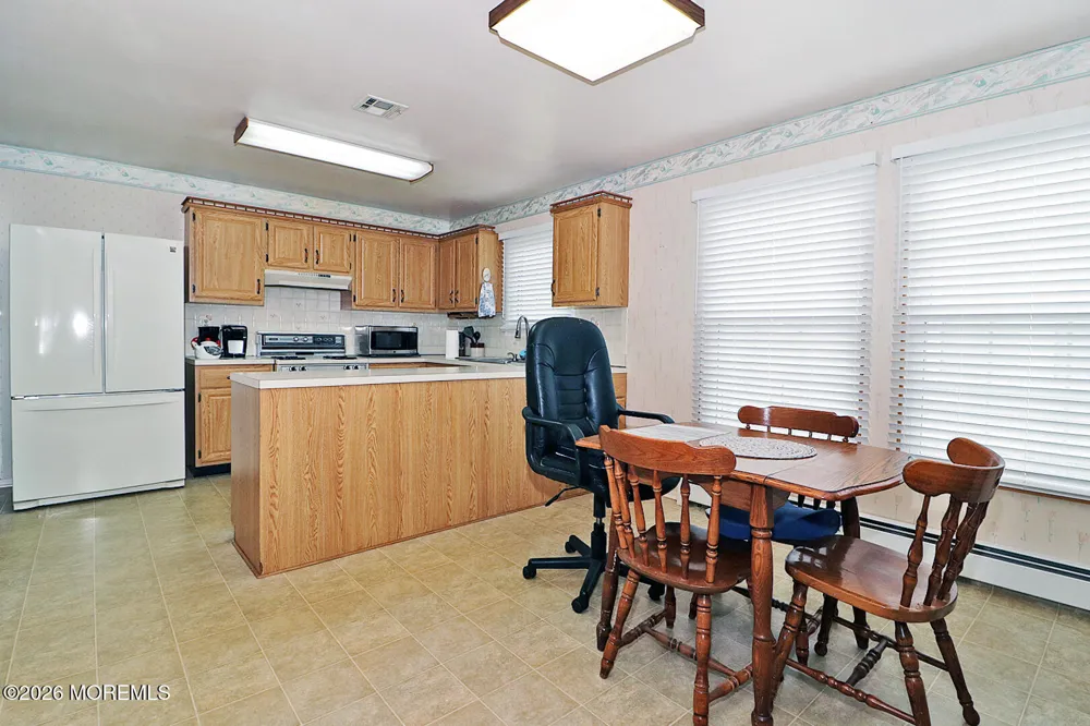7 Point Blanche Court Toms River, NJ 08757